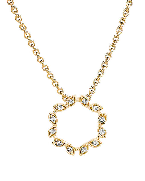 Kohinoor Swan 123-433-06 hängsmycke består av tolv små bladformade delar som tillsammans bildar en cirkel. En diamant är planterad i varje blad.