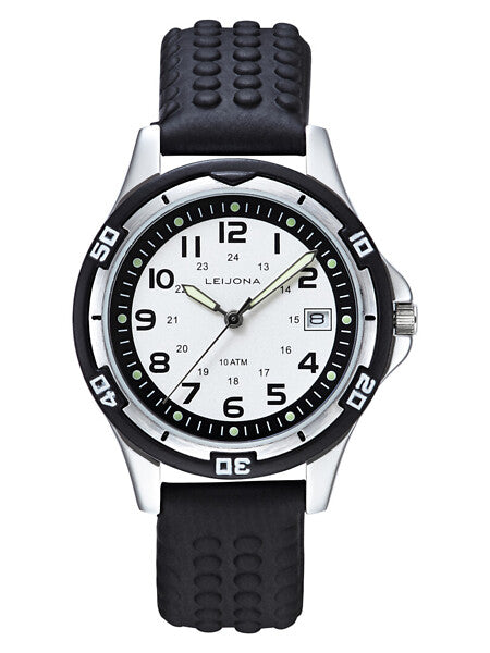 Leijona Junior Water Beast 5223-777 barnklocka har en rund, vit urtavla med svarta numeriska index och självlysande visare. Ramen och boetten är silverfärgade. Remmen är svart.