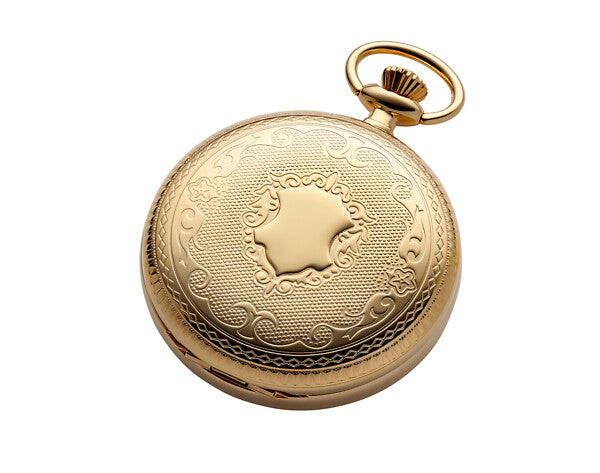 Leijona 5531-42 Fickur
Klockfodralet har en dekorativ prägling med en platt yta i mitten i form av en vapensköld.