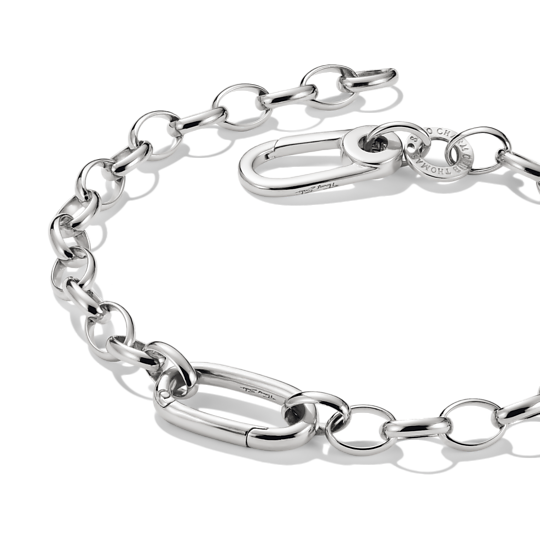Thomas Sabo Charm Bracelet With Connect Link C1201-001-21 armband har en länkkedja som är cirka 5 mm tjock, som kan användas för att fästa både hängen och Charms.