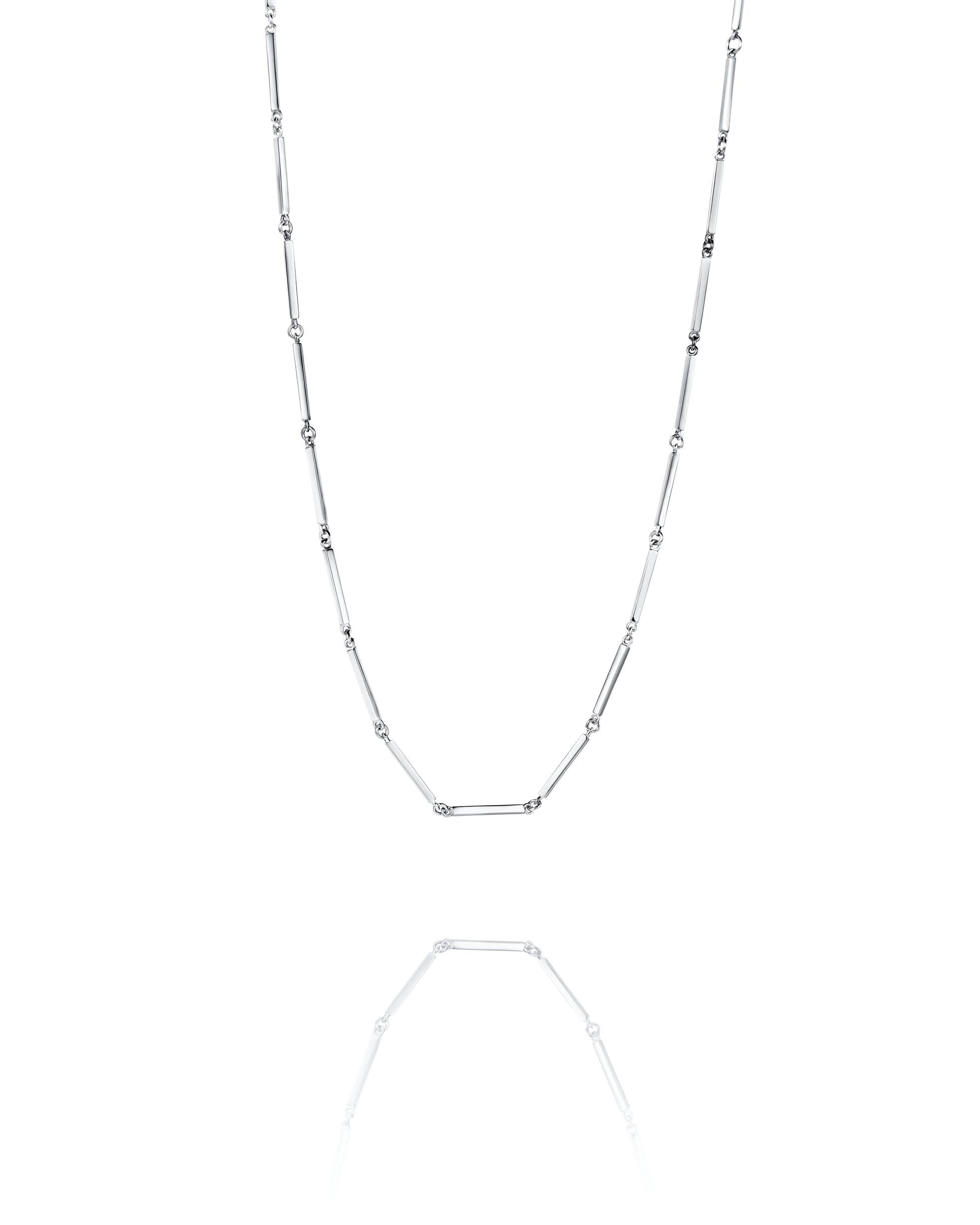 Efva Attling Classy 10-100-02271 halsband består av silverstavar som är fästa i varandra med öglor.