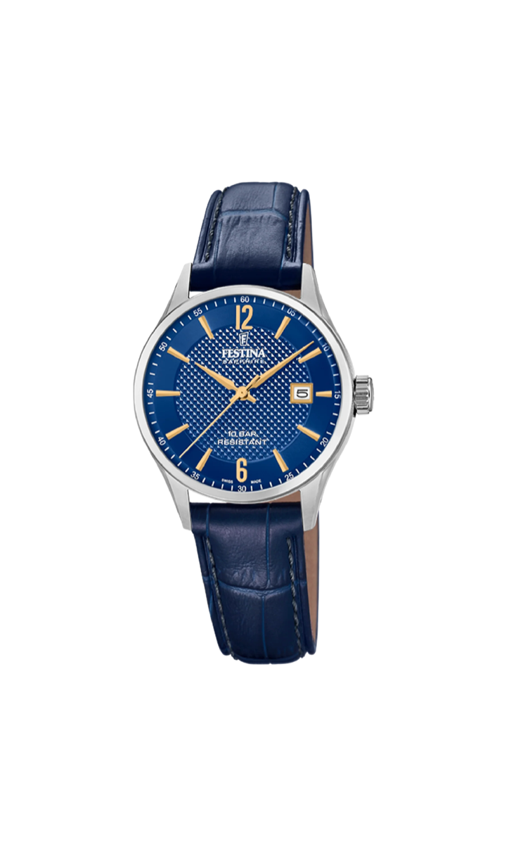 Festina Swiss made F20009/3 damklocka har en rund, blå urtavla med datumvisning och guldfärgade index och visare. Ramen är silverfärgad och remmen är blå läderrem.