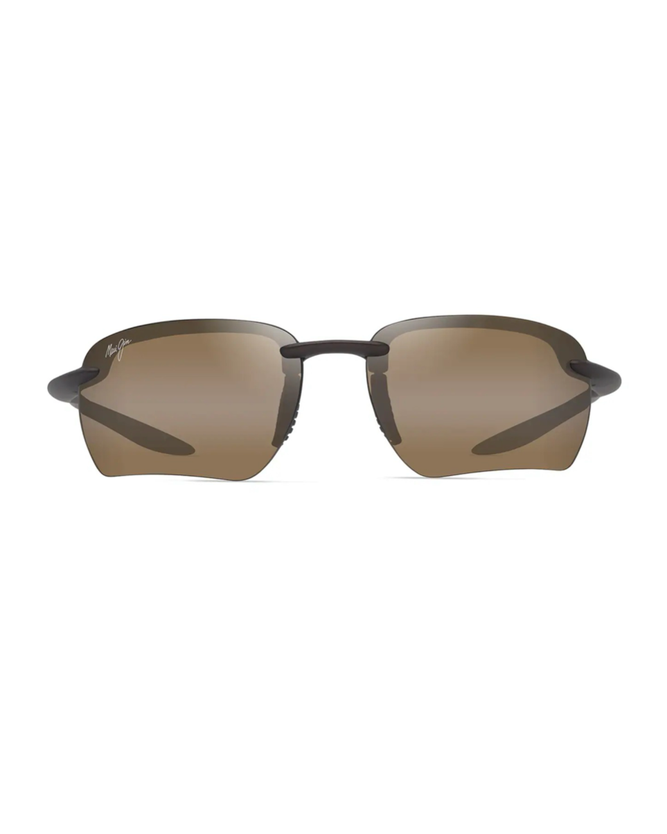 Kevyet, puolikehyksettömät Maui Jim Hoʻokipa Ultra G -urheilulasit suoraan edestä katsottuna. Mattaruskea minimaalinen runko ja lämpimän pronssiset HCL Bronze -linssit.