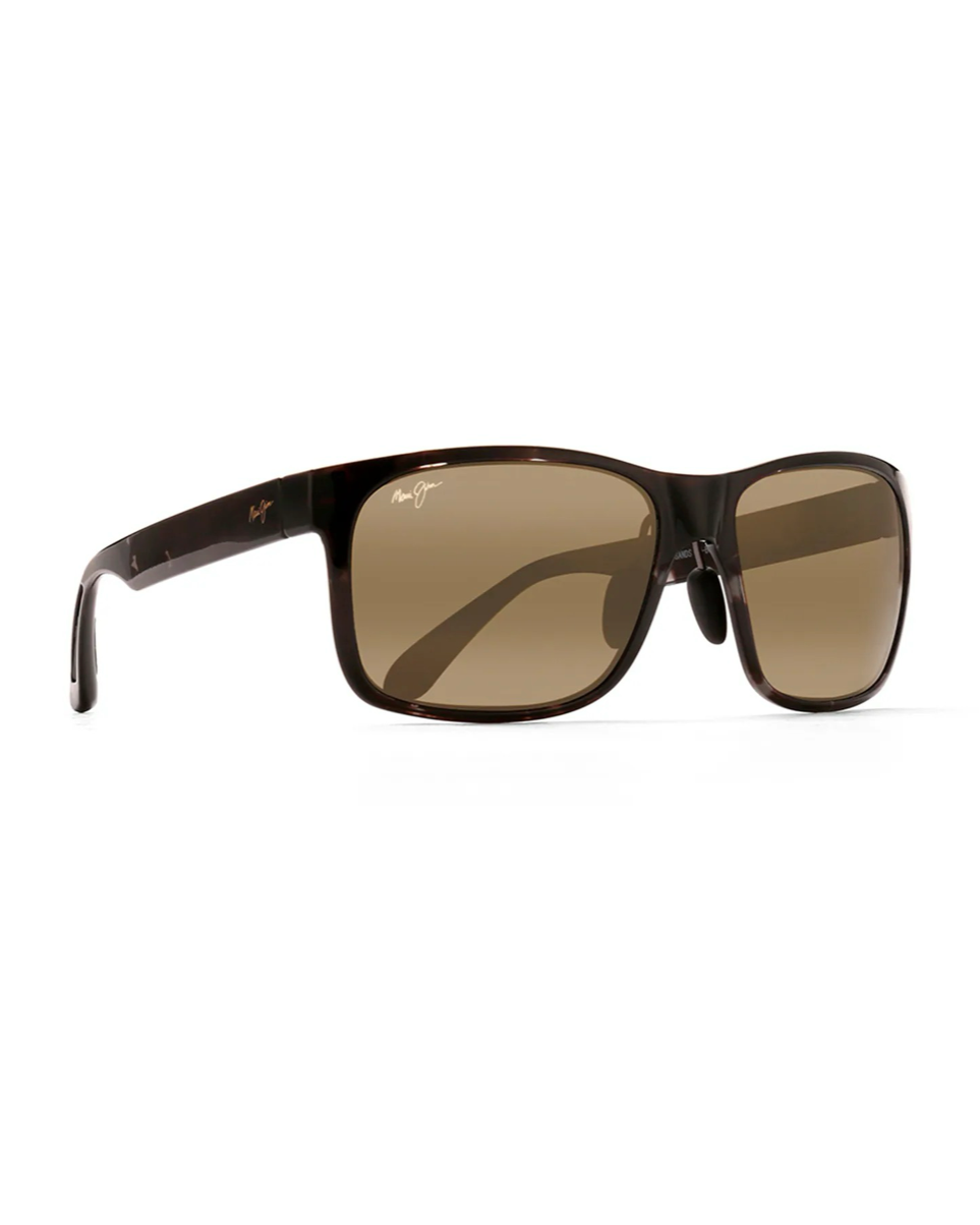 Maui Jim Red Sands Grey Tortoise -aurinkolasit etuviistosta kuvattuna. Pehmeän suorakaiteen muotoinen nailonrunko ja säädettävät kumiset nenätyynyt.