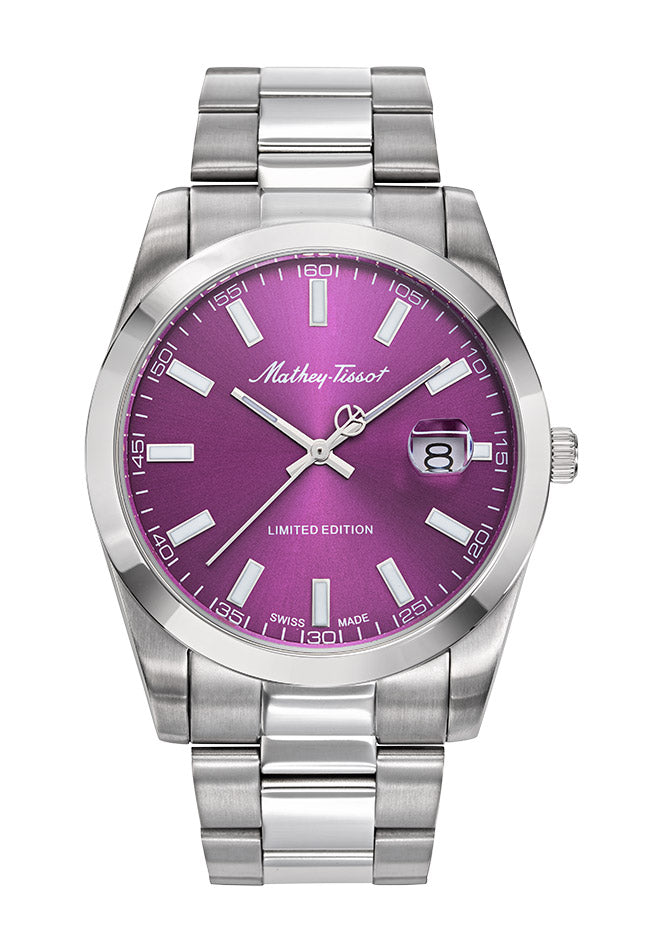 Mathey-Tissot Mathy Sunray H451PU armbandsur har en rund, lila urtavla med datumvisning, silverfärgade och självlysande index och visare. Ramen, boetten och remmen är silverfärgade.