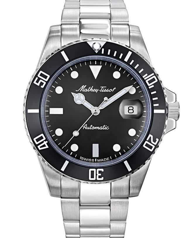 Mathey-Tissot Mathy Vintage Automatic H901ATN herrklocka har en rund, svart urtavla med datumvisning, silverfärgade och självlysande index och visare. Ramen är svart med minuutmarkeringar. Boetten och remmen är silverfärgade.