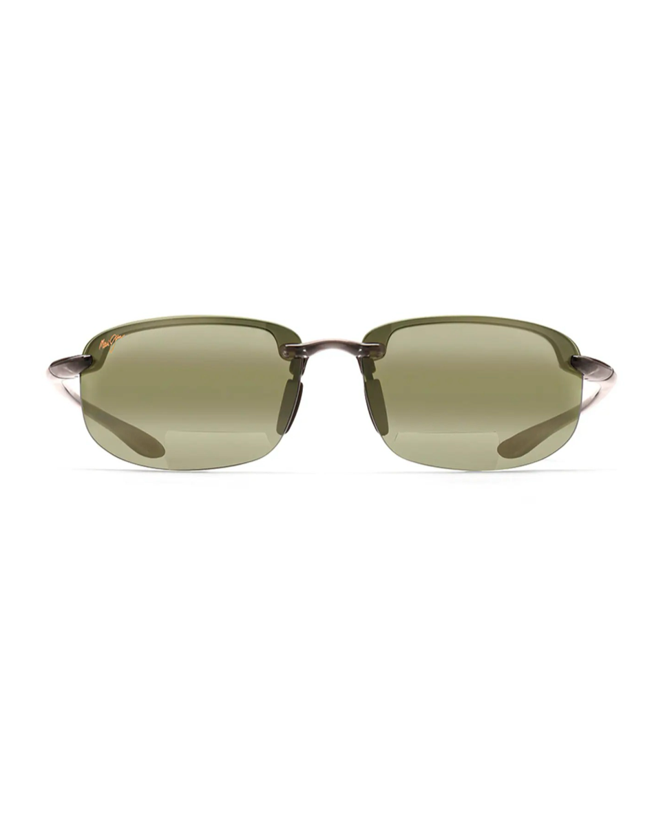Urheilulliset ja kehyksettömät Maui Jim Ho'okipa Reader -aurinkolasit suoraan edestä. Savunharmaa runko, vihertävät Maui HT -linssit ja huomaamaton lukualue linssien alaosassa.