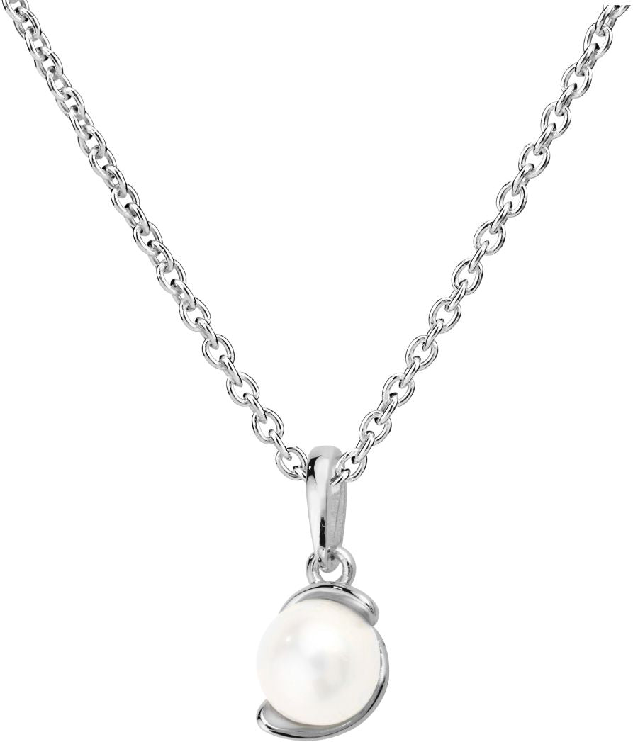 Kohinoor Lily 123-214V-6 hängsmycke är en 6 mm vit sötvattenspärla i en enkel och elegant ram i vitguld.