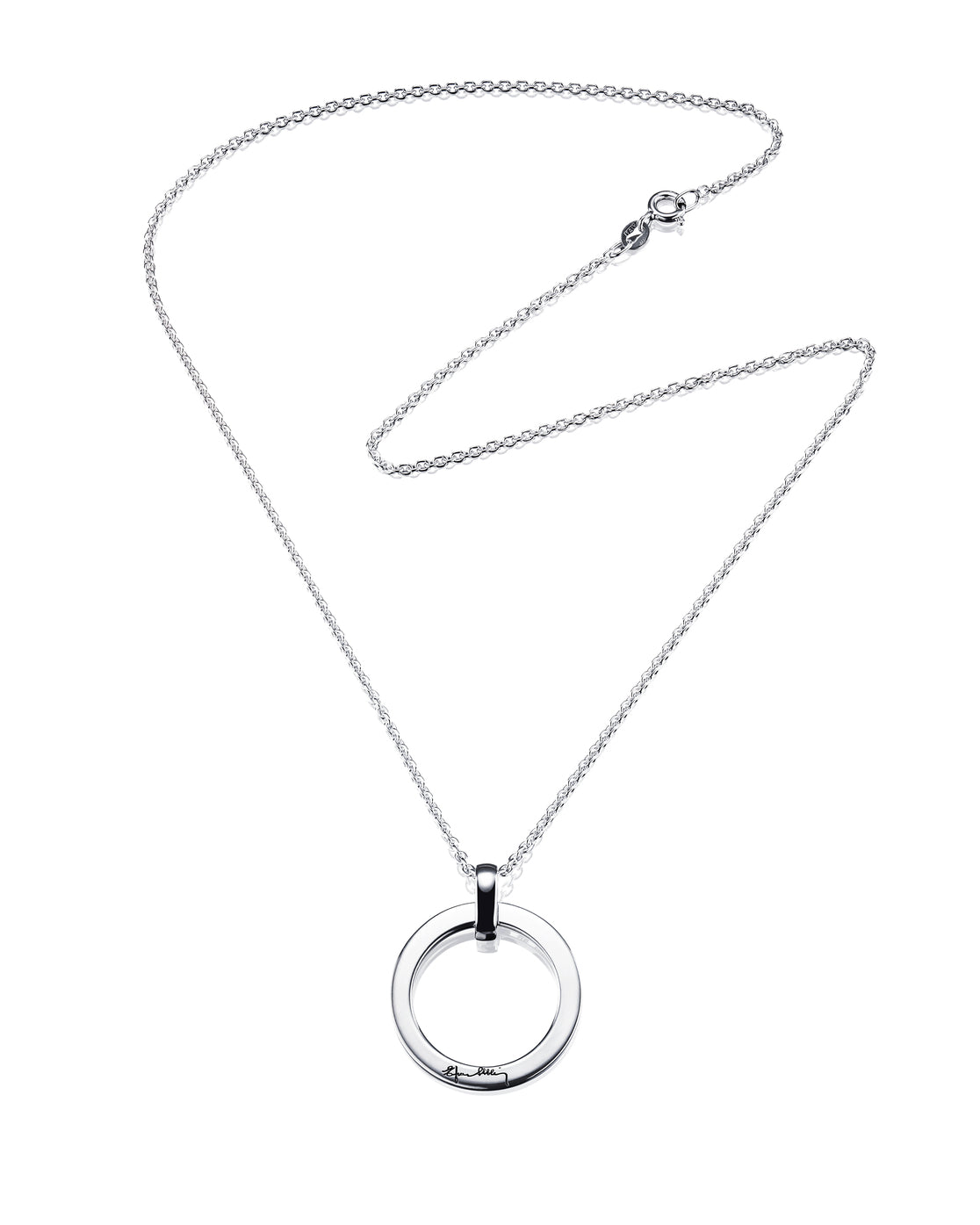 Efva Attling Link A Go-Go 11-100-00994 hängsmycke har formen av en ring och har en tunn silverkedja