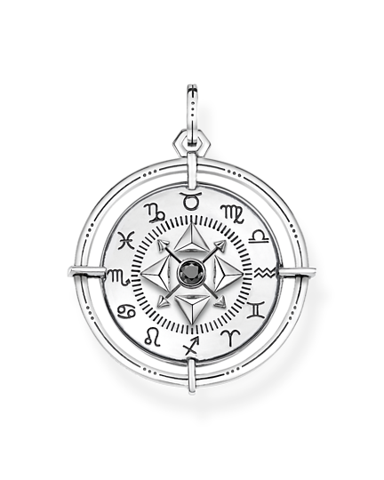 Thomas Sabo Elements Of Nature Amulet PE907-643-11 hängsmycke är en rund silverring med en silverplakett i mitten. På ena sidan, i mitten av brickan, finns en svart zirkon. Det finns tolv horoskopmärken i kanterna.