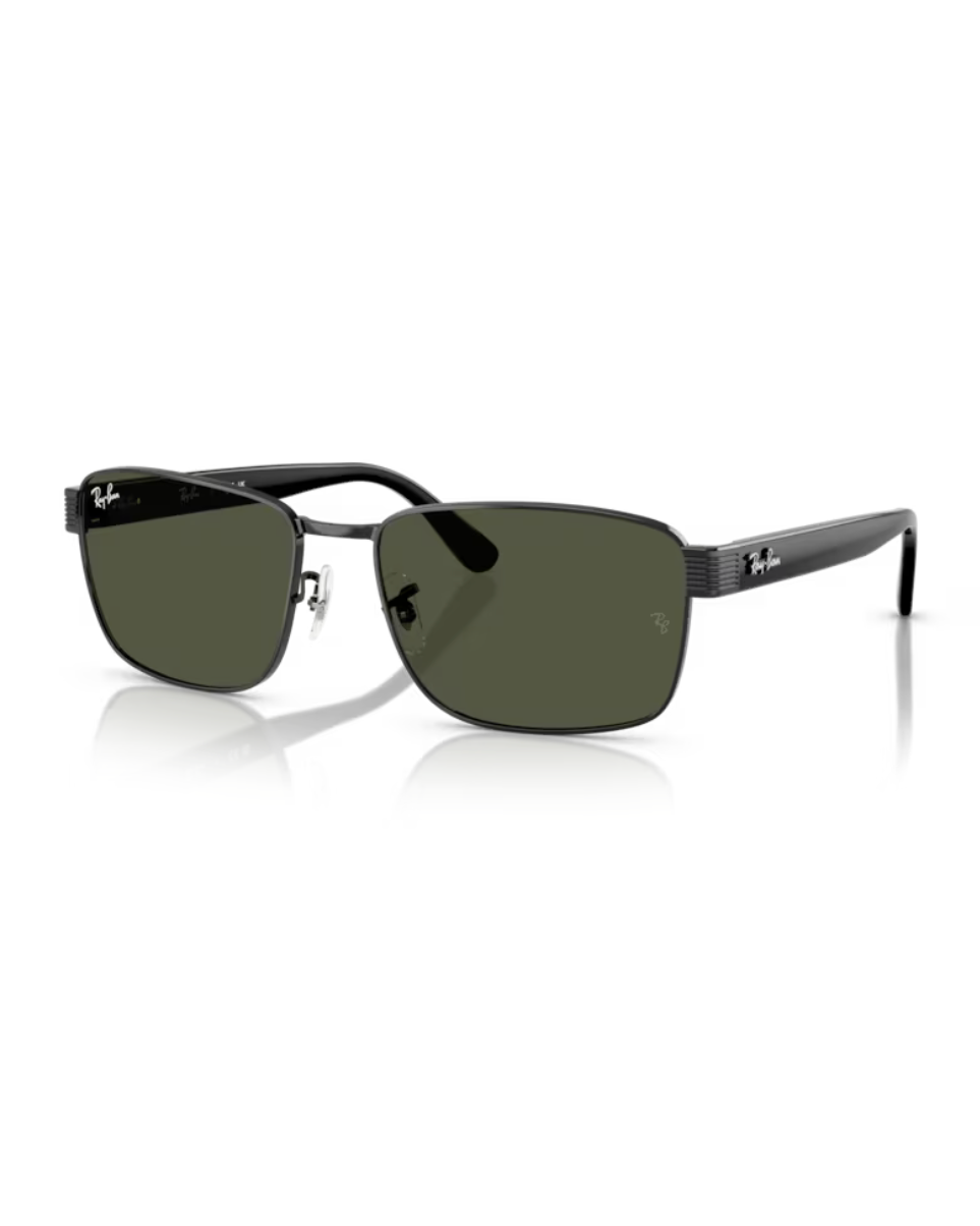 Ray-Ban RB3750 aurinkolasit kuvattuna viistosti edestä, tuoden esiin kiiltävän mustat metallikehykset ja suorakaiteen muotoiset linssit.