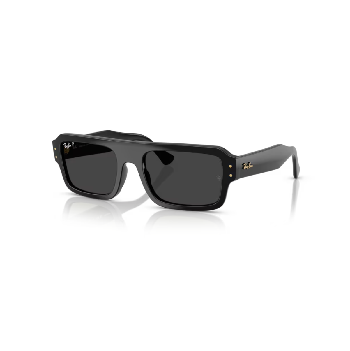 Ray-Ban Flacko RB4454 aurinkolasit, joissa on paksut mustat asetaattikehykset, kulmikas muotoilu ja polarisoidut tummanharmaat linssit.