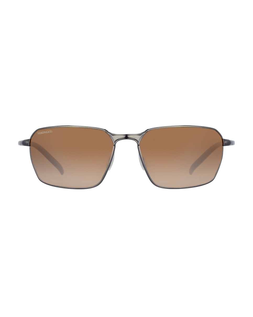Metallirunkoiset Serengeti Shelton SS547003 -aurinkolasit edestä kuvattuna. Kehyksen väri kiiltävä tummanharmaa Shiny Dark Gunmetal ja ruskeat Drivers Gradient -mineraalilinssit.
