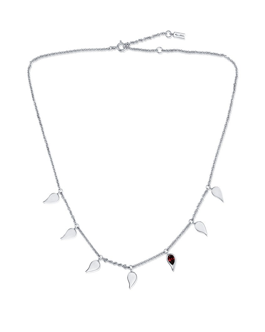 Efva Attling Sparkle of Life Multi halsband i silver med röd granat och justerbar kedja, artikelnummer 10-100-02453.