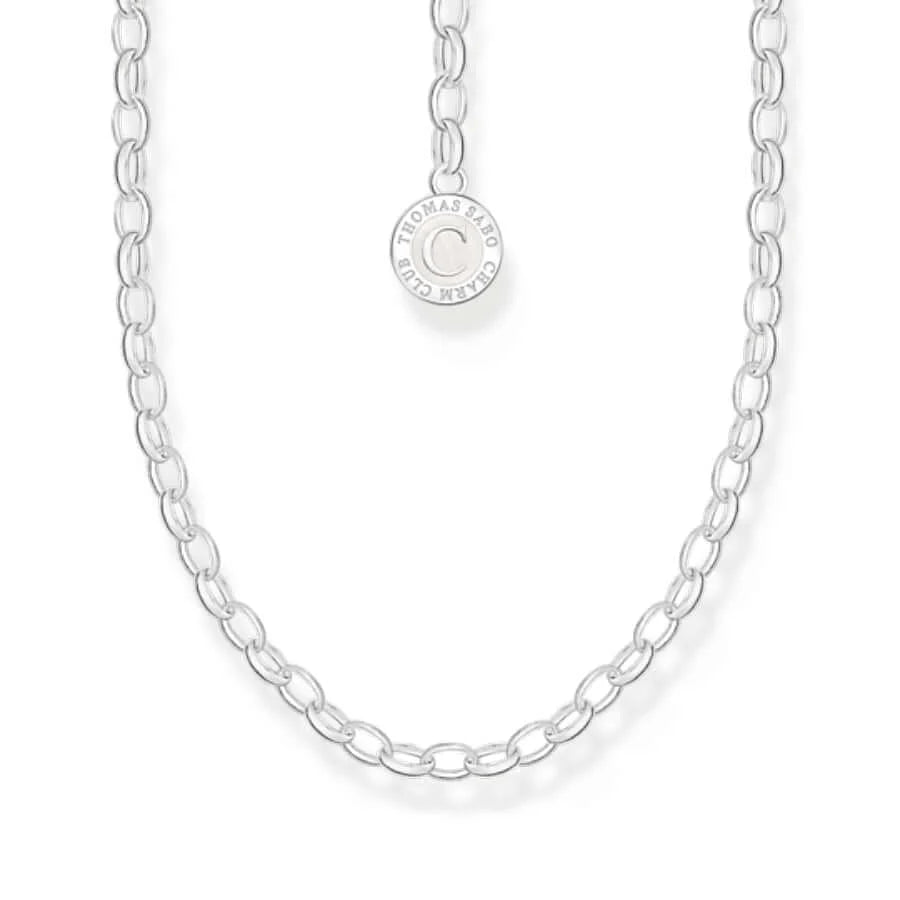 Thomas Sabo Charm Necklace With Coin X0288-007-21-L45 halsband är en silverfärgad färdigkedja med länkar där man kan fästa charms.