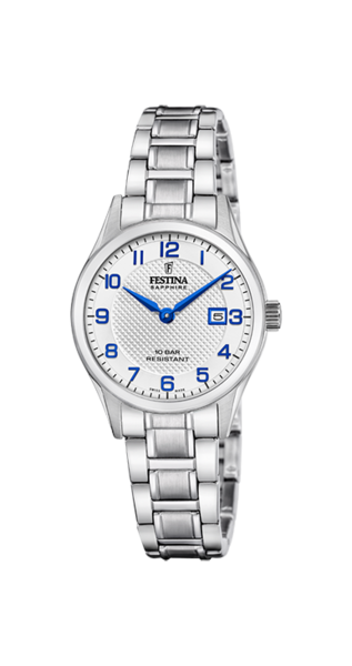 Festina Swiss made F20068/1 damklocka har en rund, silverfärgad urtavla med datumvisning och blåa numeriska index och visare. Ramen, boetten och remmen är också silverfärgade.