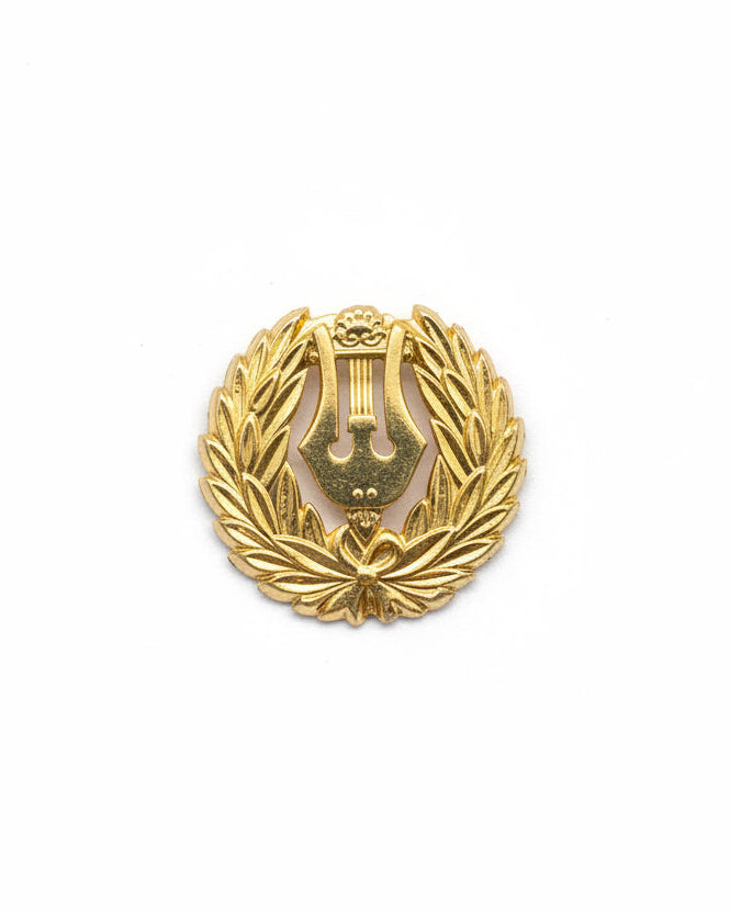 Ylioppilaslakin lakkilyyra 23 mm, 14K kultaa Ruotsi-malli