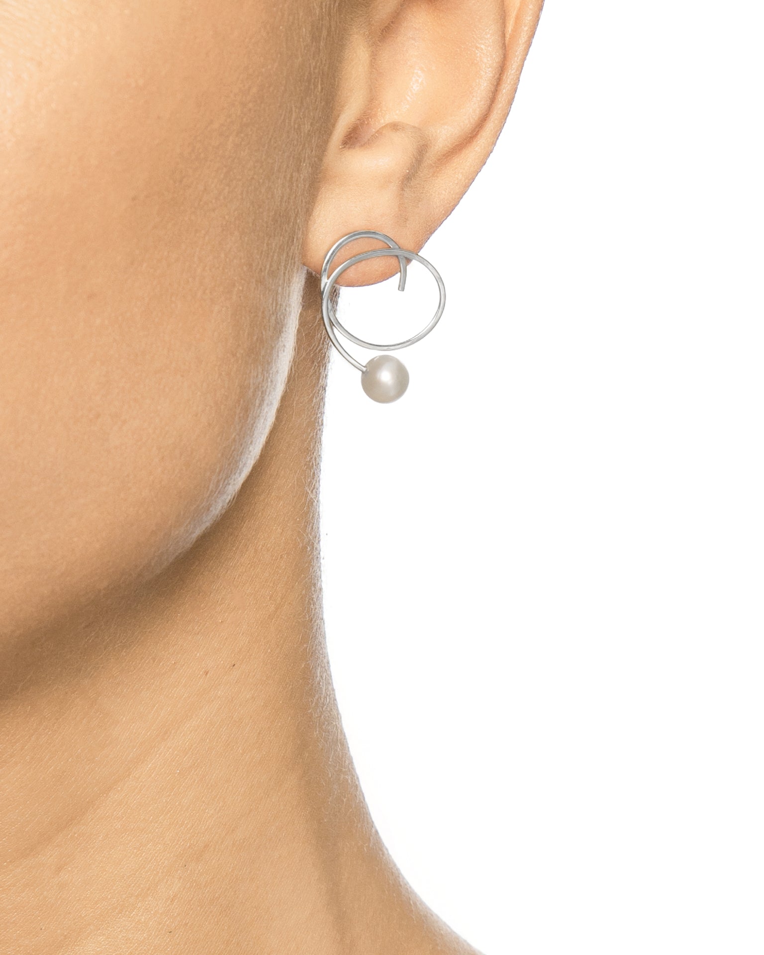 Efva Attling Little Curly Pearly 12-100-02095 örhängen, korvakorut