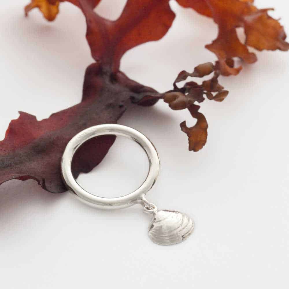 Guldviva Sandmussla ring, sormus