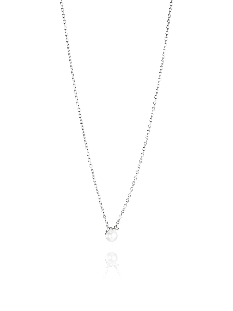 Efva Attling Little Devil 10-100-01798 halsband har en tunn silverkedja. Hänget är en pärla med djävulshorn.