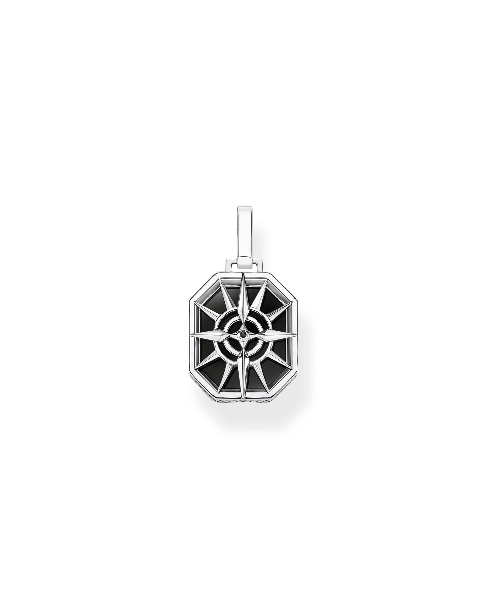 Thomas Sabo Compass Star Black PE911-641-11 är en svart åttakantig platta med silverkanter. I mitten av plattan finns en silverfärgad stiliserad kompass vars spetsar sträcker sig ända ut till plattans kanter.