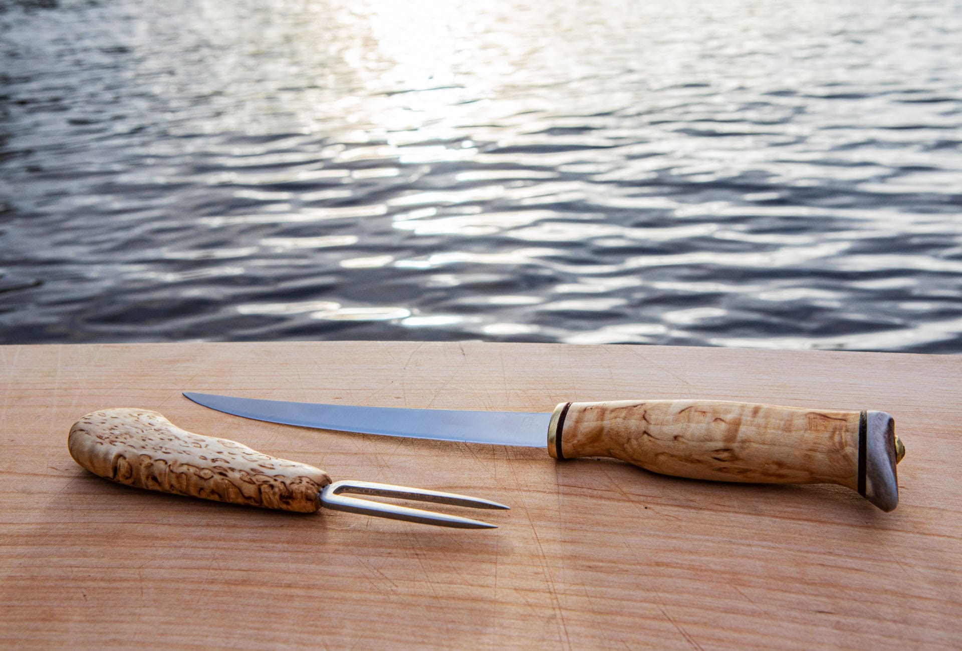 Arctic Legend Fillet Knife
Utrustning av masurbjörk för filetering av fisk. Välineet visakoivusta kalan fileointiin