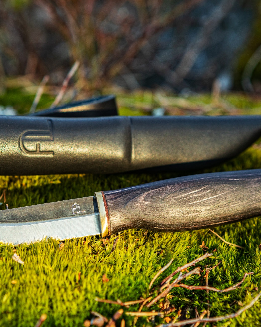 Arctic Legend Handicraft Knife
hantverk kniv med handtag av svart björk.
käsityöpuukko mustalla koivukahvalla