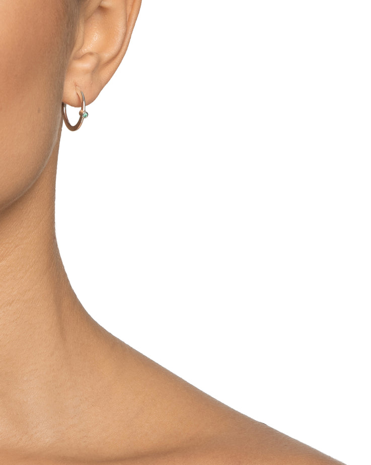 Efva Attling Micro Blink - green emerald 12-100-01895 örhängen, korvakorut