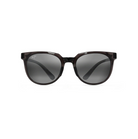 Pyöreähköt Maui Jim Wailua -aurinkolasit suoraan edestä kuvattuna. Läpikuultavan harmaat Translucent Grey -kehykset ja tummanharmaat Neutral Grey -linssit hienoisella peilipinnalla.