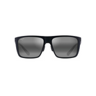 Modernit ja raamit miesten Maui Jim Honokalani -aurinkolasit suoraan edestä. Mattamusta nailonrunko, suora flat-top-ylälinja ja tummanharmaat Neutral Grey -linssit.