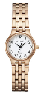 Leijona Classic Pilpasuo 5170-2750 damklocka har en rund, vit urtavla med svarta numeriska index och visare. Ramen, boetten och remmen är roséguldfärgade.