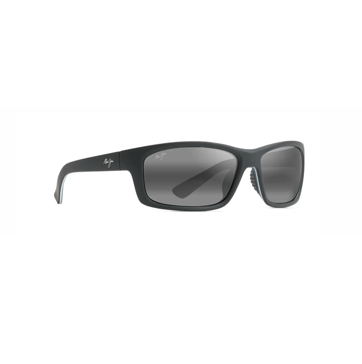 Maui Jim Kanaio Coast -aurinkolasit etuviistosta esitellen kolminkertaisesti ruiskuvaletun nailonrungon valkoisia ja sinisiä yksityiskohtia sekä upotettuja nenätyynyjä.