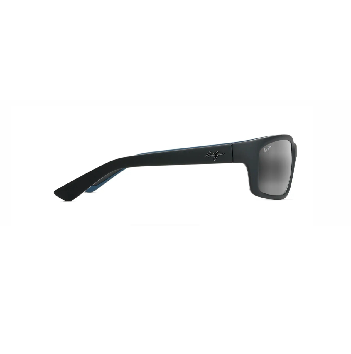 Profiilikuva Maui Jim Kanaio Coast -aurinkolaseista sivulta. Kaareva mattamusta aisa, jossa on hillitty ja laadukas Maui Jim -brändilogo.