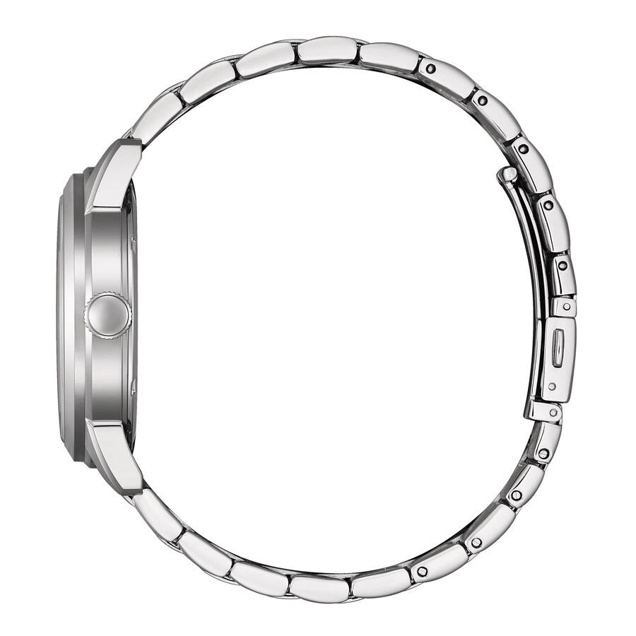Citizen AW0151-85X klocka sedd från sidan (kronsidan), visar den klassiska boettformen och tjockleken på 10,4 mm.