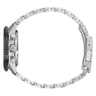 Citizen Promaster CA4664-60E sivusta kuvattuna, jossa näkyvät sporttiset painikkeet, kuvioitu säätönuppi ja rungon muotoilu.