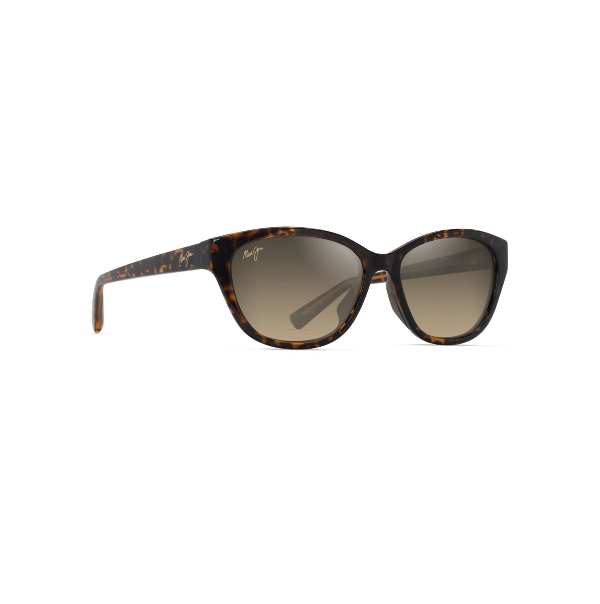Maui Jim Pūnono Dark Havana -aurinkolasit etuviistosta. Elegantti kissamainen muotoilu, upotetut ruskeat kumiset nenätyynyt ja sankojen tyvessä erottuva tyylikäs viistoleikkaus.