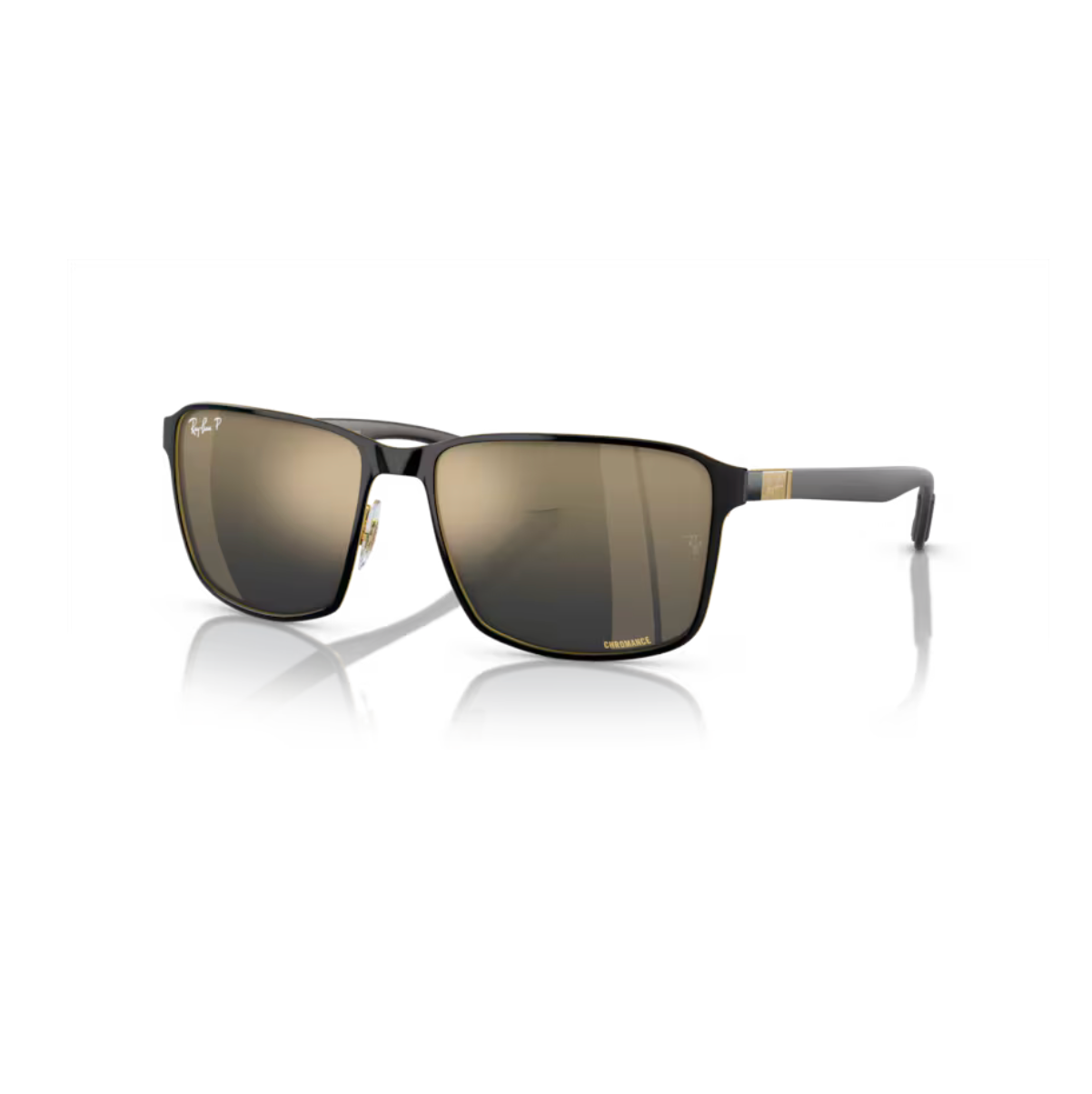 Neliömäiset Ray-Ban RB3721CH Chromance aurinkolasit musta-kultaisella metallirungolla ja sinisillä polarisoiduilla peililinsseillä.