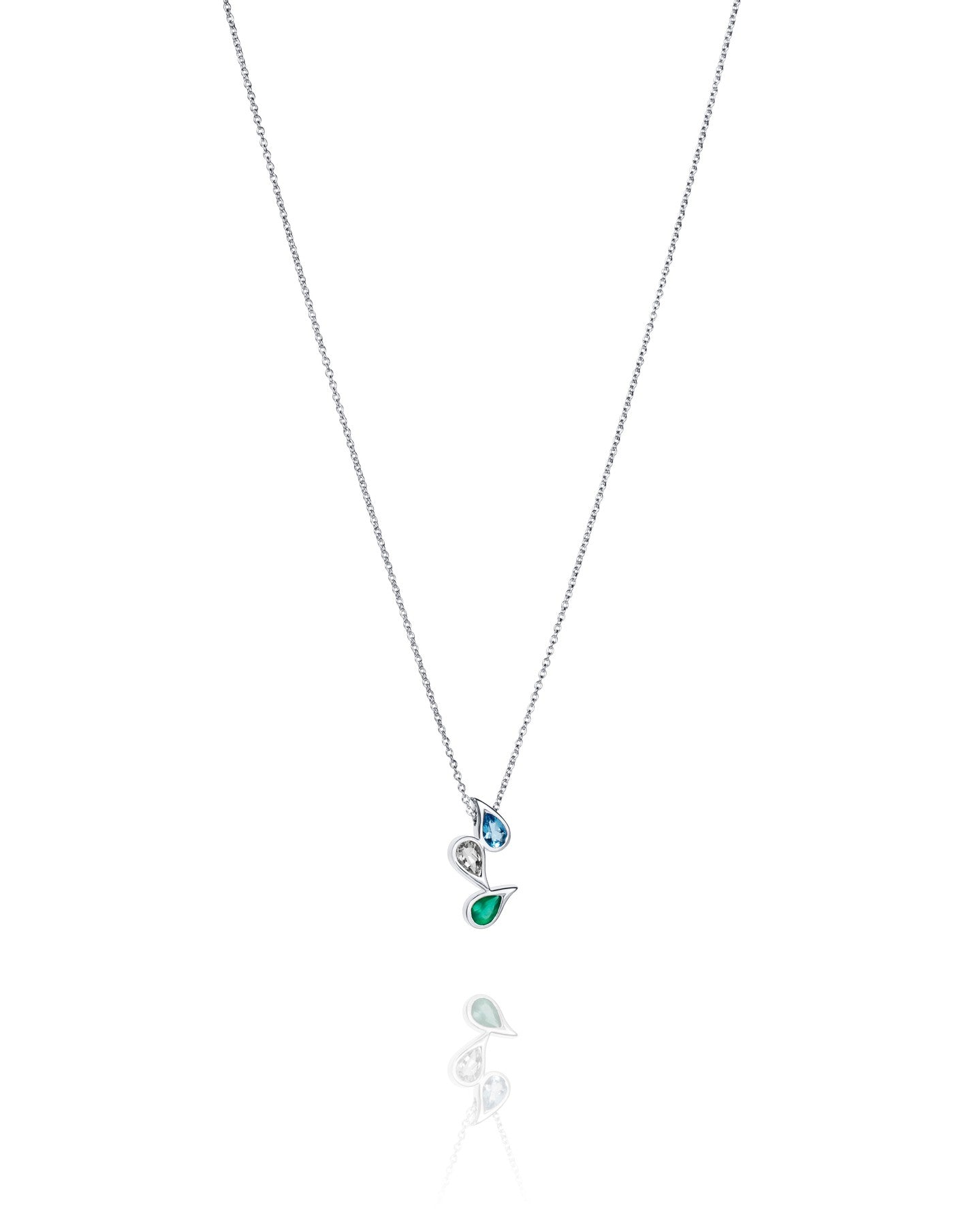 Efva Attling Sparkle of Life Triple 10-100-02452 halsband i silver med ett vågformat hänge och tre färgade droslipade stenar (grönt, vitt och blått).