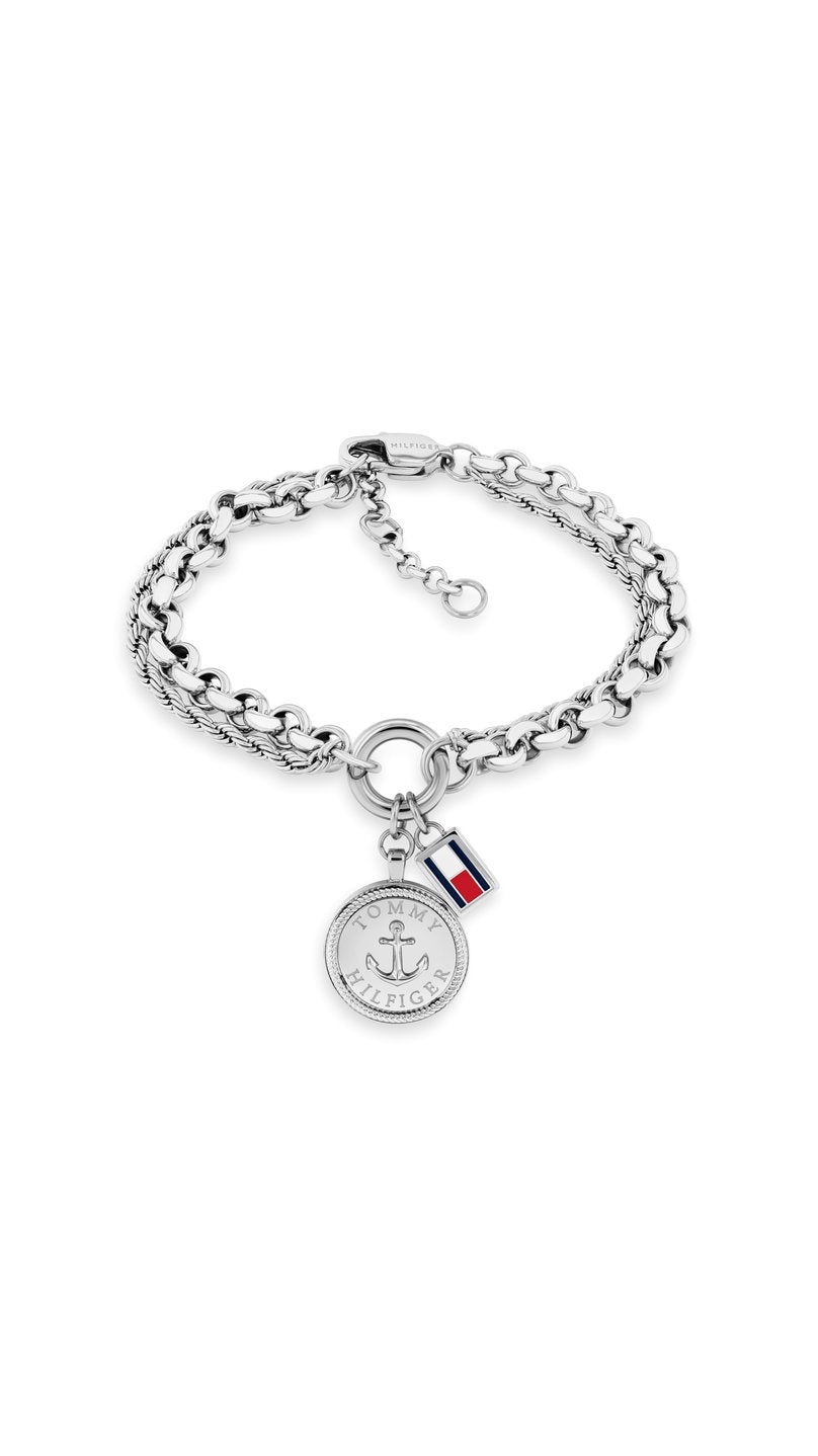 Silverfärgat Tommy Hilfiger Nautical Charms THJ2781024 damarmband i rostfritt stål med en elegant ankarcharm och justerbar förlängningskedja.