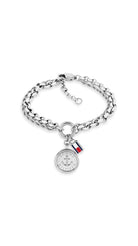 Hopeanhohtoinen, teräksinen Tommy Hilfiger Nautical Charms THJ2781024 -naisten rannekoru, jossa on tyylikäs ankkuririipus ja säädettävä jatkoketju.