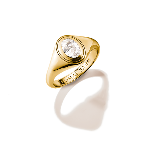Elegant guldpläterad Thomas Sabo-ring prydd med en iögonfallande oval zirkonia.