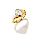 Elegantti keltakullattu Thomas Sabo -sormus, jota koristaa näyttävä ovaali zirkonia.