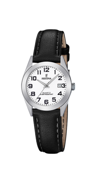 Festina Classic F20447/1 damklocka har en rund, vit urtavla med datumvisning och svarta numeriska index och visare. Visaren är självlysande. Ramen är silverfärgad och remmen är svart läderrem.