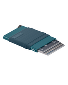 Mekanismen på Secrid Flexwallet Teal skjuter fram korten smidigt.